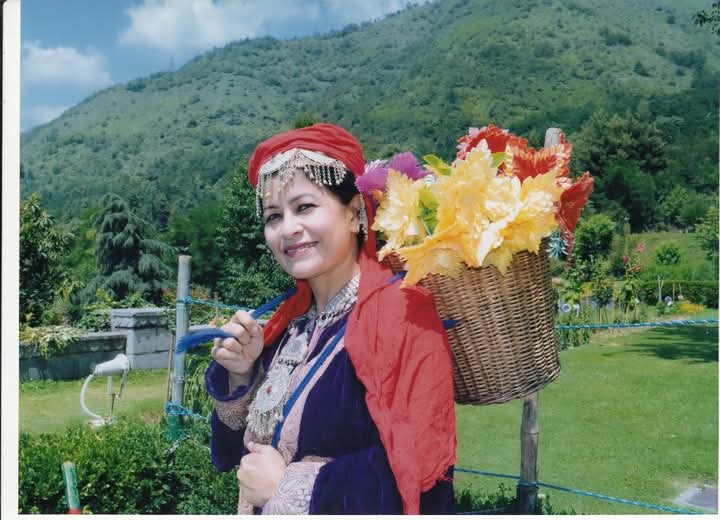 যা কিছু 'আমার' ভাবি, সমস্তটাই যাই রেখে!