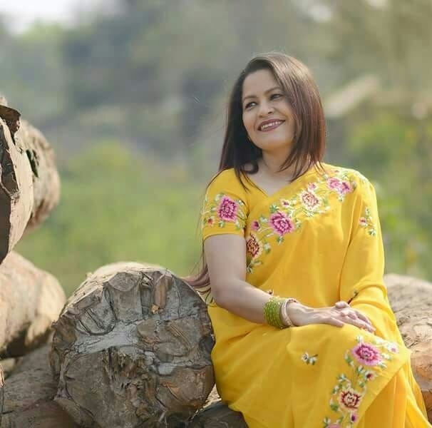 আমি বয়ে চলি প্রেম; reflection of love on her smile!